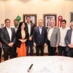 Justiça encerra processo contra Victor Chaves, da dupla com Léo, por agressão à ex-mulher